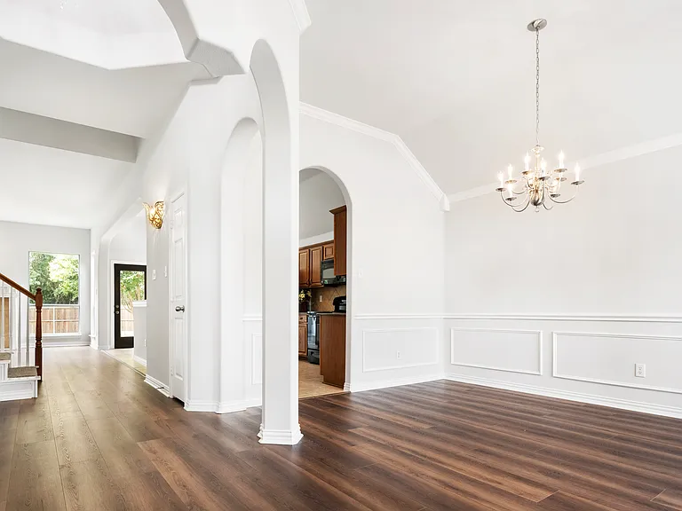 135 Springtree St — Photo 3