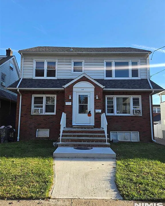 115 Hadley Ave #2