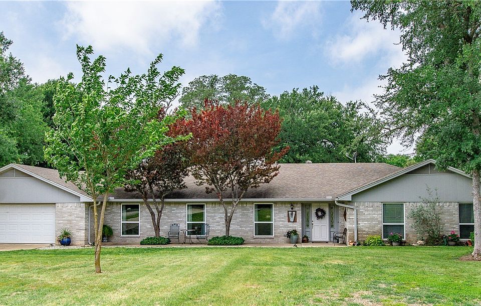 1st image of 251 Woodland Trl
