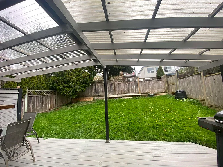 832 Habgood St — Photo 20