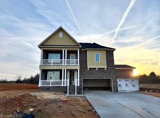 8601 Lemur Ln, Summerfield, NC 27358