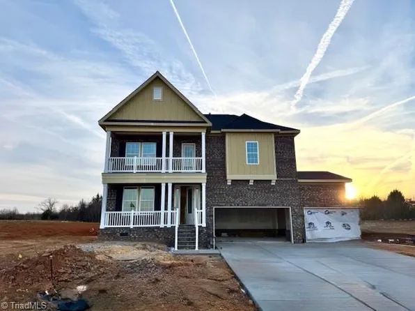 8601 Lemur Ln, Summerfield, NC 27358