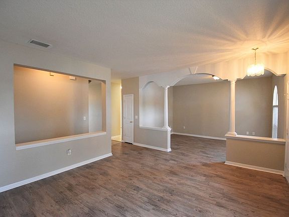 3rd image of 2759 Valencia Grove Dr