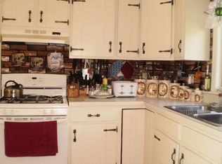 11 Long Pond Rd, Tyngsboro, MA 01879