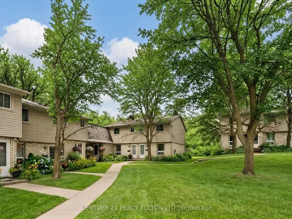 700 Paisley Rd #90, Guelph, ON N1K 1A3