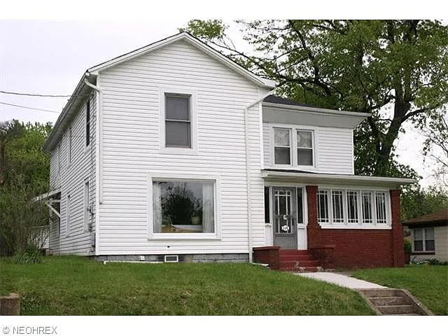 128 W 2nd St photo 1