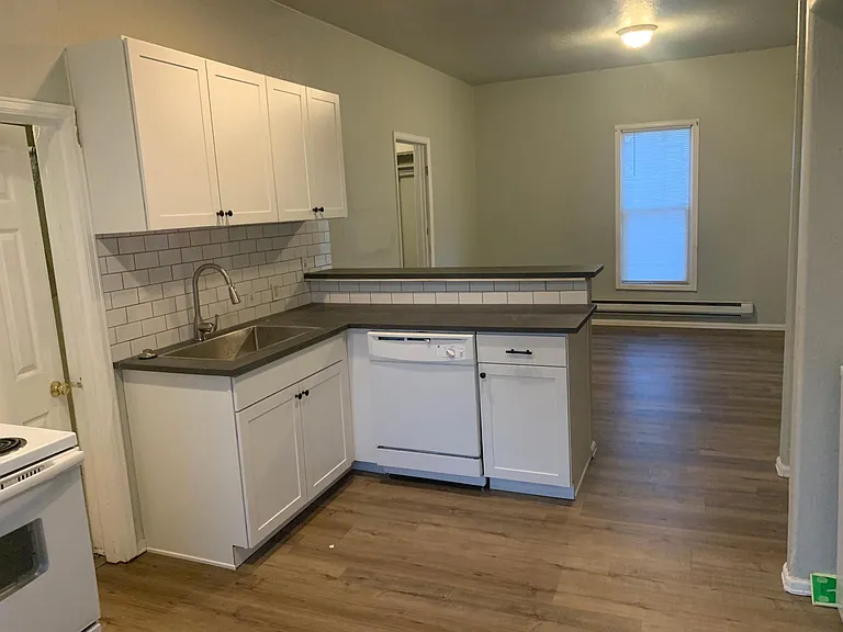 115 N Walnut St #B — Photo 2