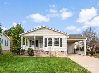 233 White Ash Cir, Hendersonville, NC 28739