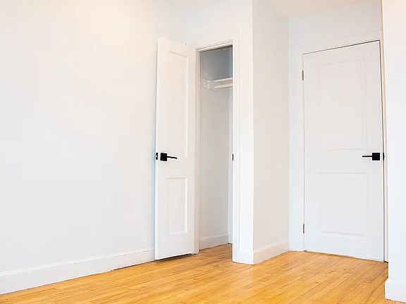 5th image of 33 Hammond Pond Pkwy APT 2