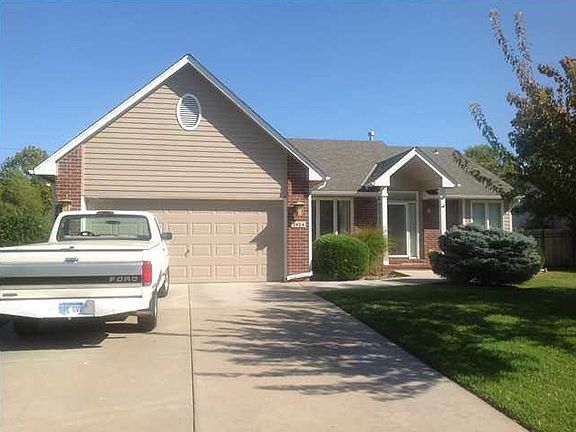2nd image of 2424 N Tamarisk St