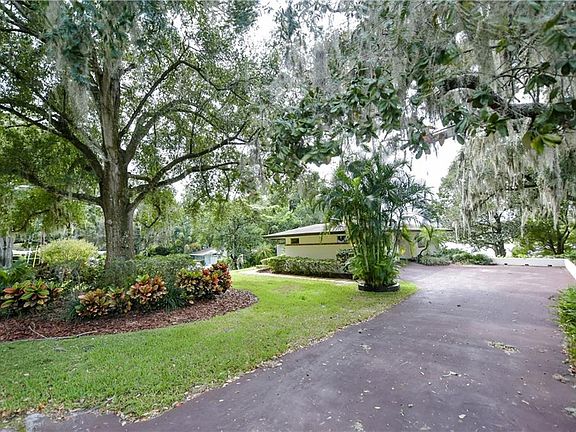2nd image of 610 Lake Shore Dr