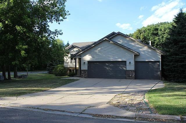 1st image of 325 Sherwood Ct