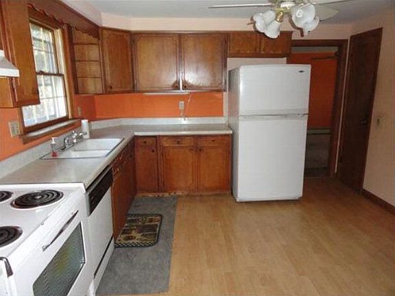 5th image of 121 Terrace Dr