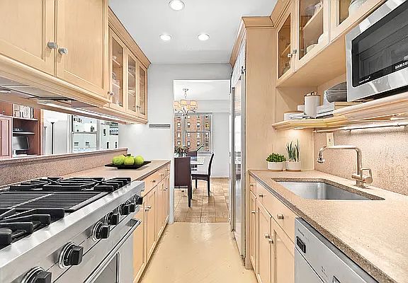 4th image of 136 E 56th St APT 7C