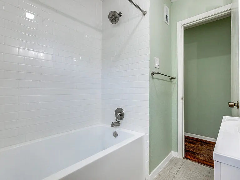 406 Vernet St — Photo 19