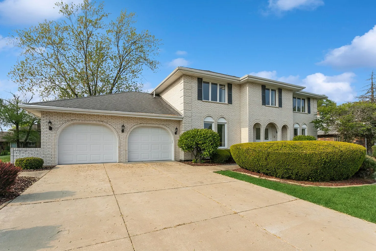 160 Rodgers Ct photo 1