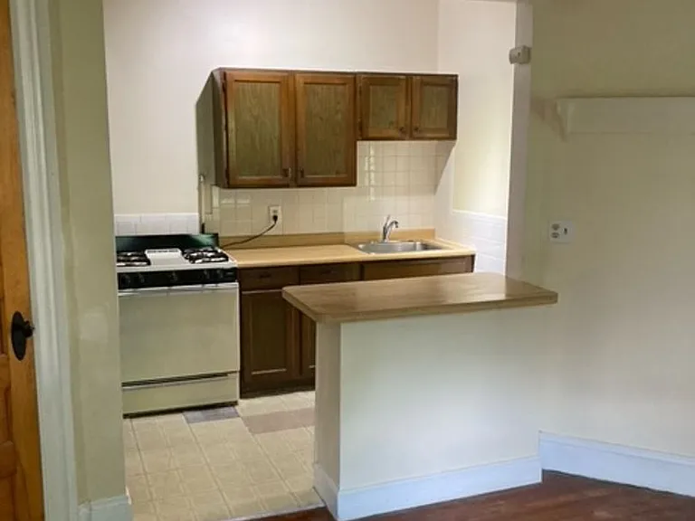 512 Wallace Ave — Photo 5