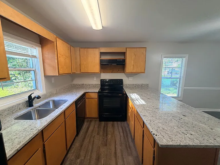 212 N Owens St — Photo 12