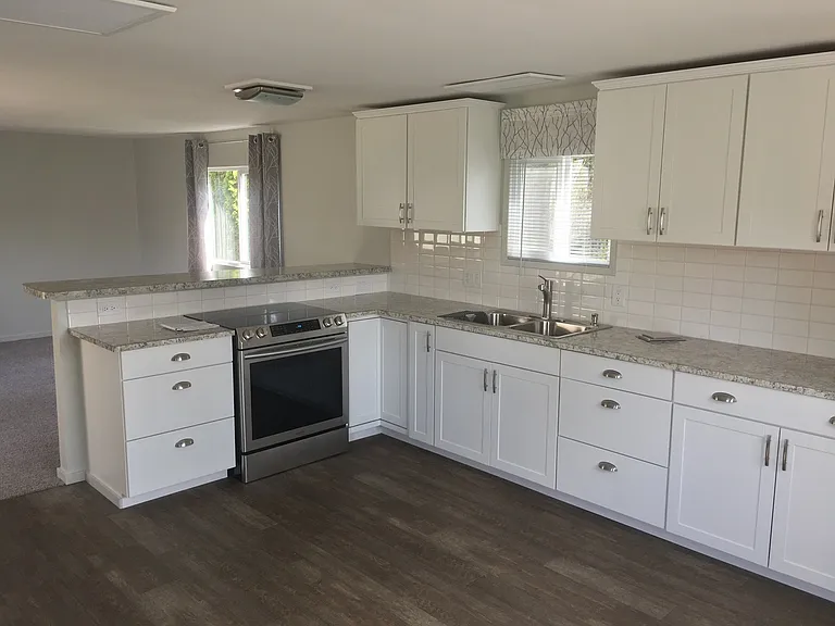 Doug 921 — Photo 2