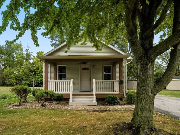 816 Bunn St, Bloomington, IL 61701