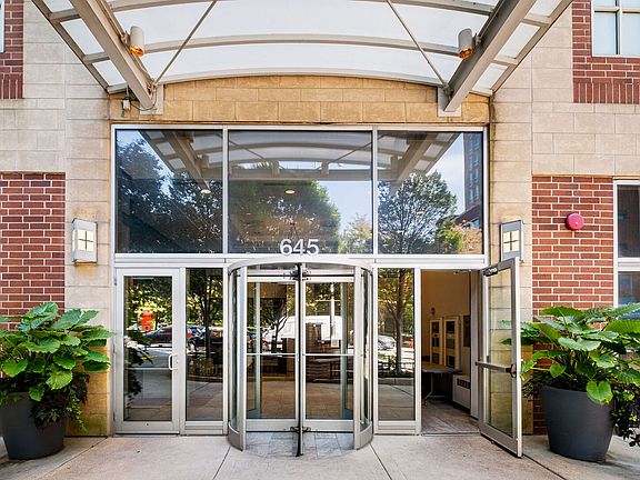 2nd image of 645 N Kingsbury St APT 2201