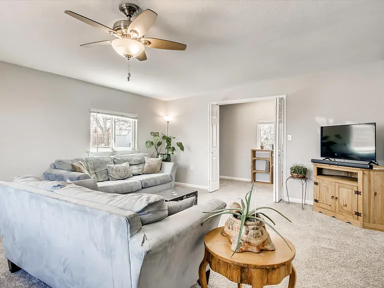 2605 S Hooker St — Photo 3