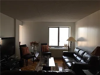 Rented by R New York