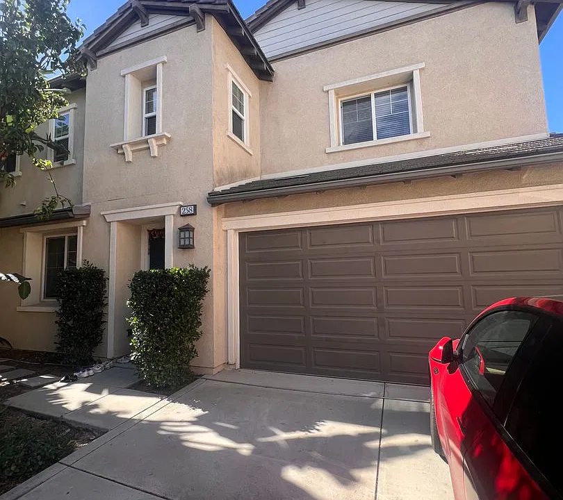 258 W Pebble Creek Ln