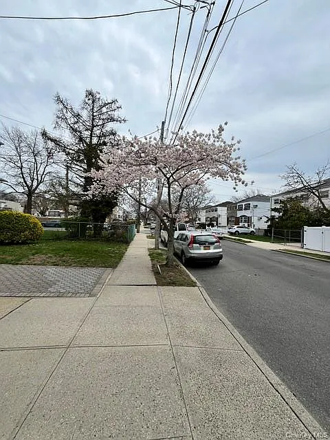 3 bed, 2.0 bath, 2086 sqft, $3,373 — Photo 2
