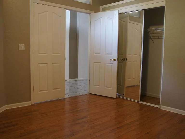 1307 W Stacey Ln — Photo 14