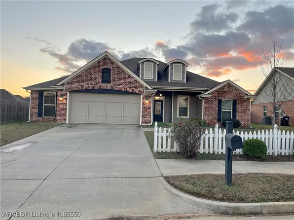 8912 Wildwood Way, Fort Smith, AR 72908