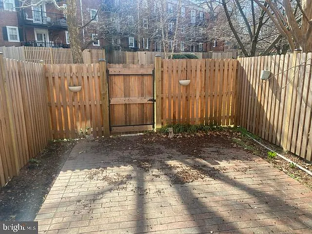 3064 S Buchanan St — Photo 36
