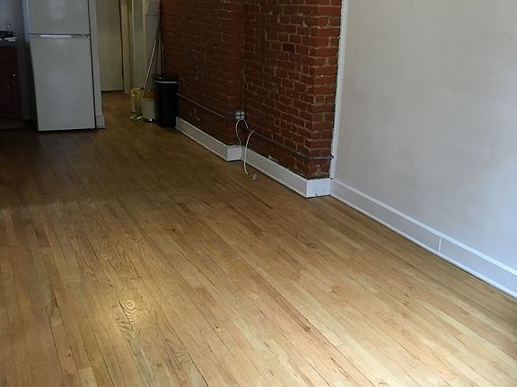 3rd image of 114 E 1st St APT 4