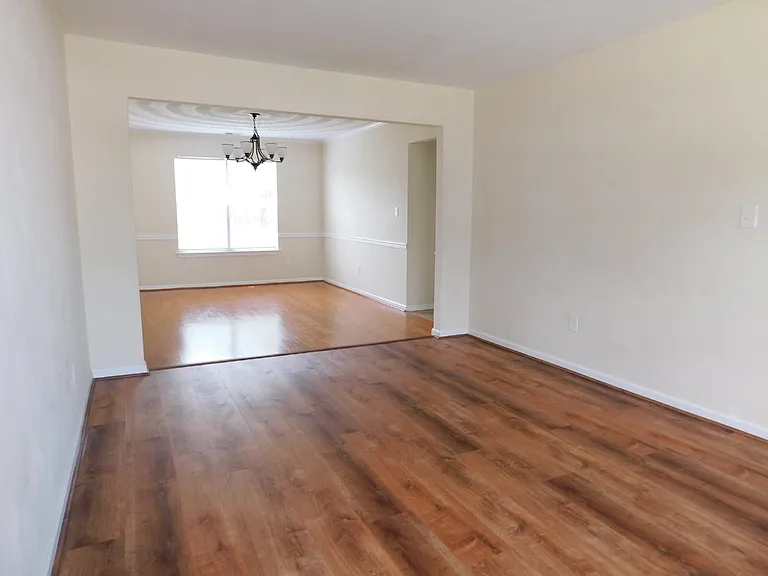 7559 Hughart St — Photo 15