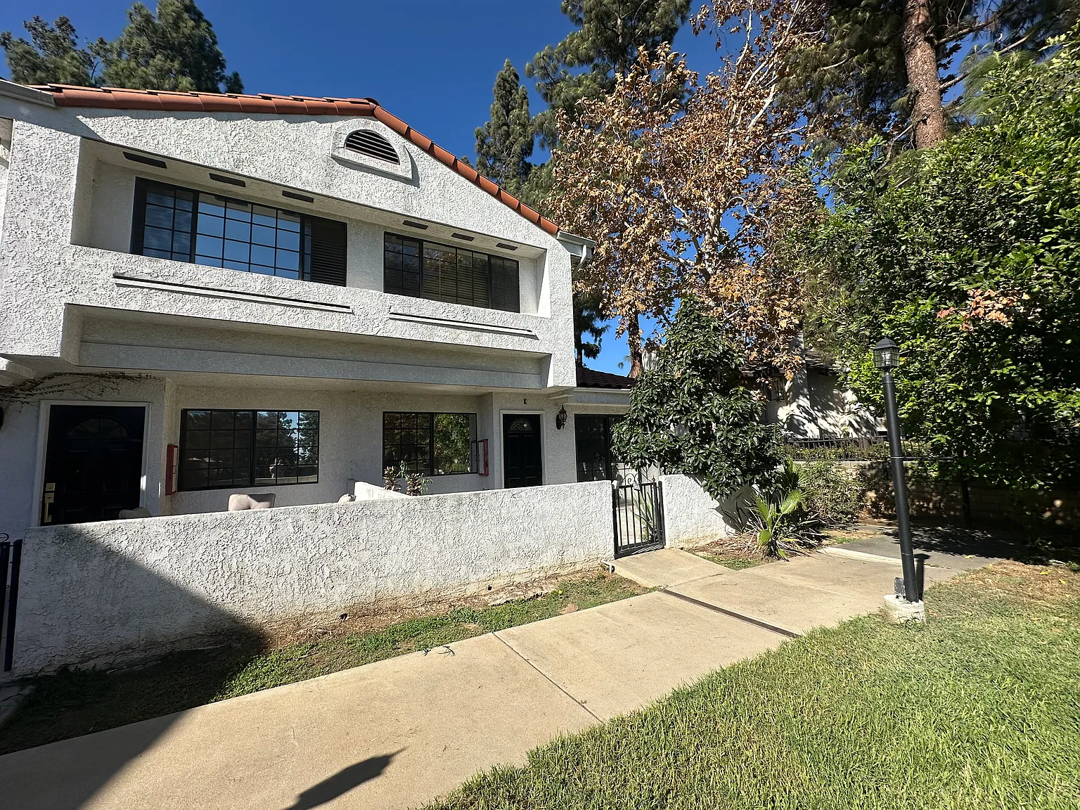 3 bed, 2.5 bath, 1240 sqft, $2,990 — Photo 3