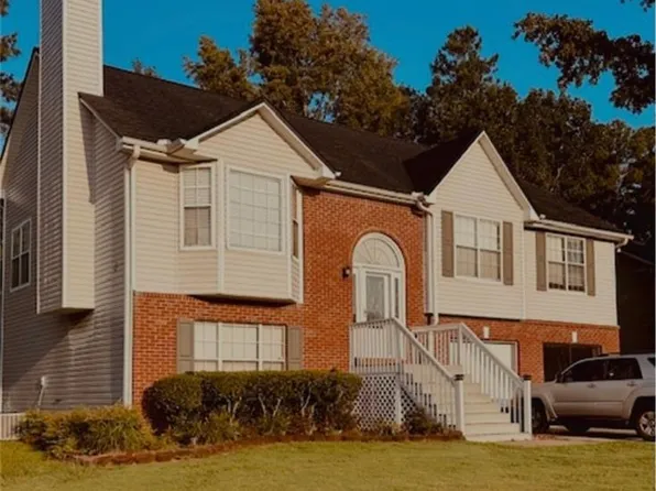 1356 Daffodil Ln, Hampton, GA 30228