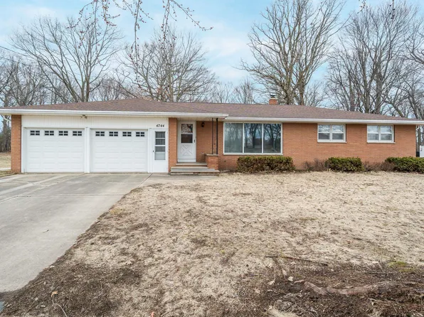 4744 Maple Dr, Green Bay, WI 54313