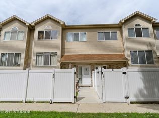 302 Park Ridge Ln UNIT C, Aurora, IL 60504