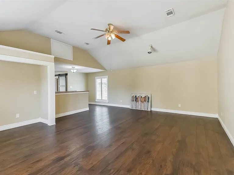 3911 Cherry Forest Dr — Photo 35