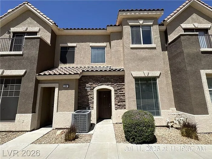 316 Fountain Crossing Ln — Photo 1