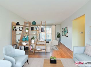 5843 74th St, Flushing, NY 11379