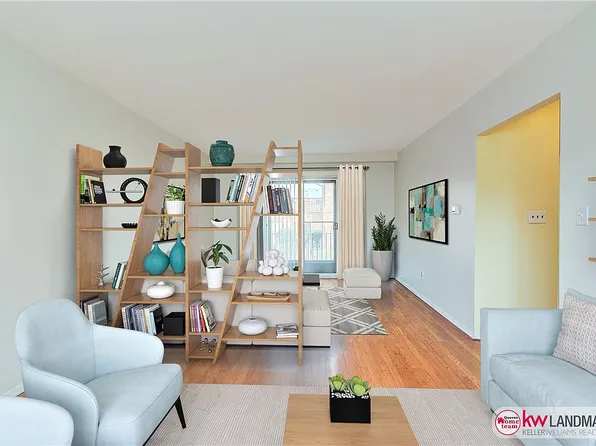 5843 74th St, Flushing, NY 11379
