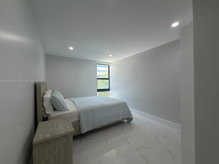 1800 Collins Ave #3H — Photo 13