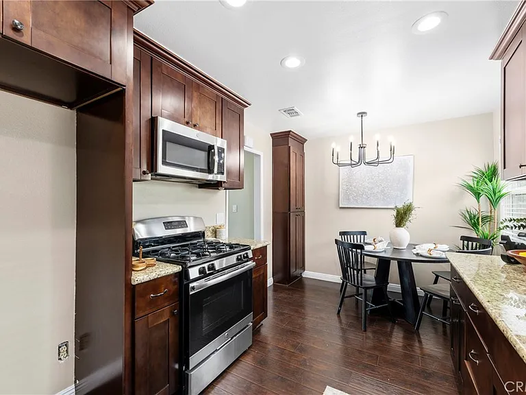 232 Olive Pl — Photo 11