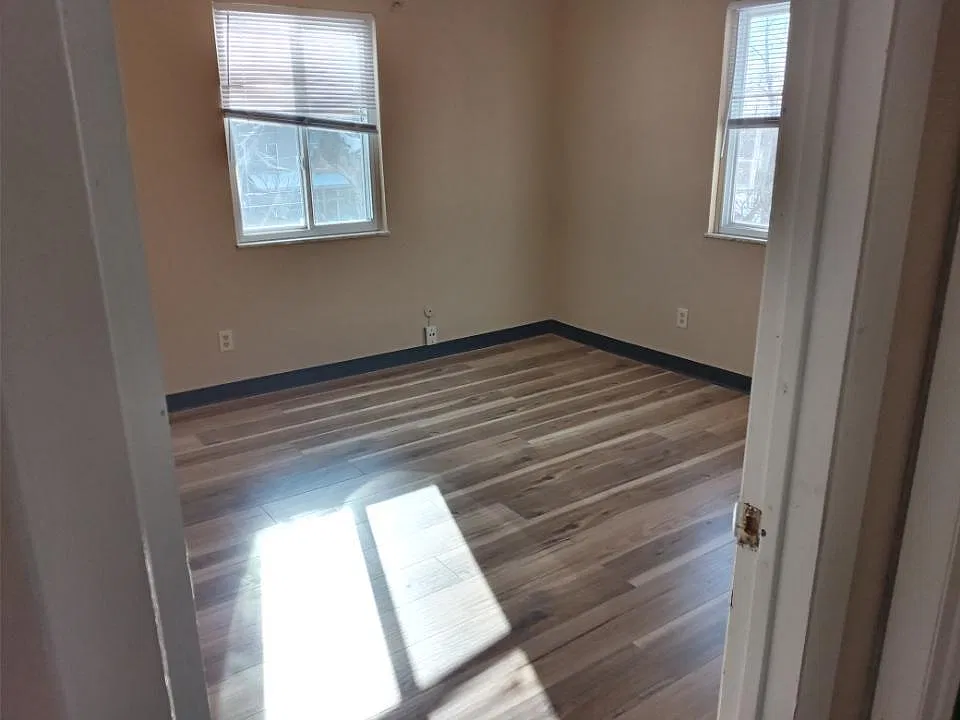 2 bed, 950 sqft, $800 — Photo 3