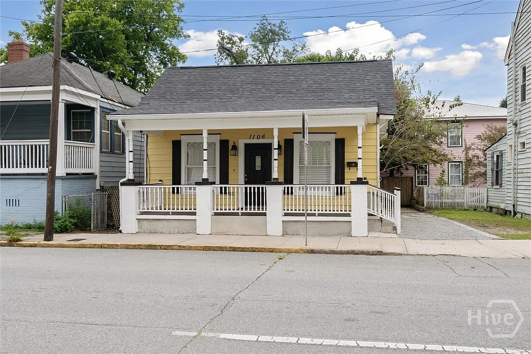 3 bed, 839 sqft, $3,800 — Photo 3