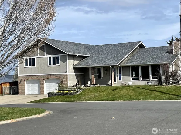 511 Reed Street E, Zillah, WA 98953
