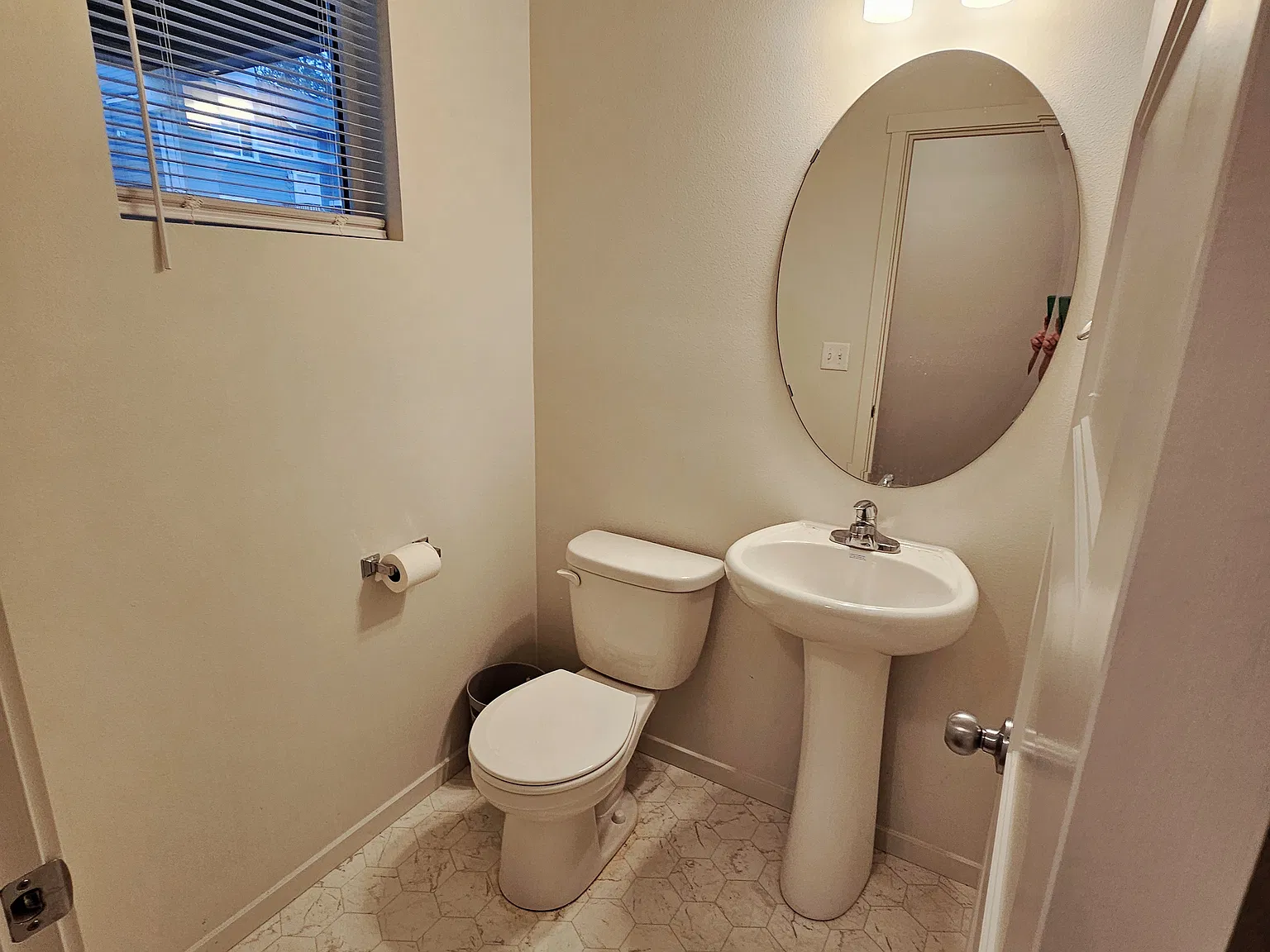 4 bed, 2050 sqft, $3,200 — Photo 3