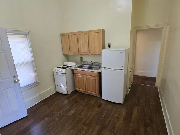 206 E Front St APT 2, Adrian, MI 49221