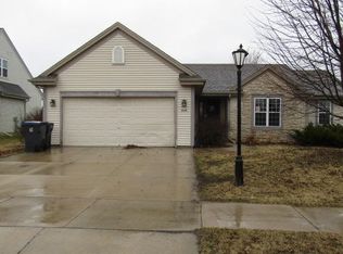 3600 River Valley Rd, Waukesha, WI 53189